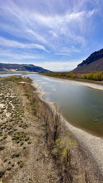 Columbia River -Beverly vertical by Leslie Affeldt Photography