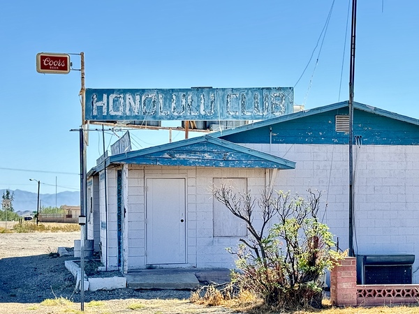 Honolulu Club - Yucca Az by Leslie Affeldt Photography