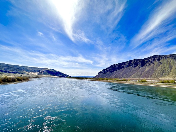 Columbia River -Beverly Print