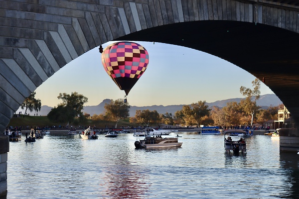 Balloons at the bridge -1 by Leslie Affeldt Photography