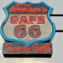 Cruisers Bar & Grill