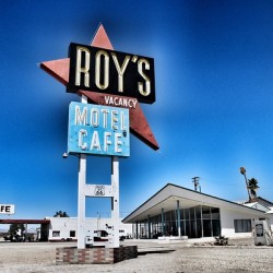 Roys Motel full view