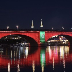 London Bridge Christmas Vibes
